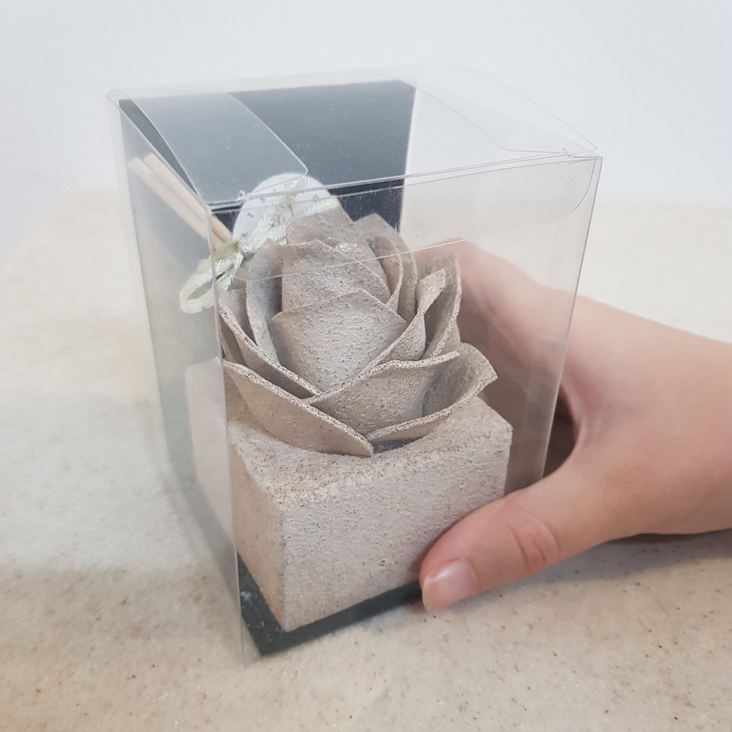 Linea Petali di Sughero: Diffusori Eleganti - Modello Rosa Moderna - Colore sabbia - Fabris Solutions