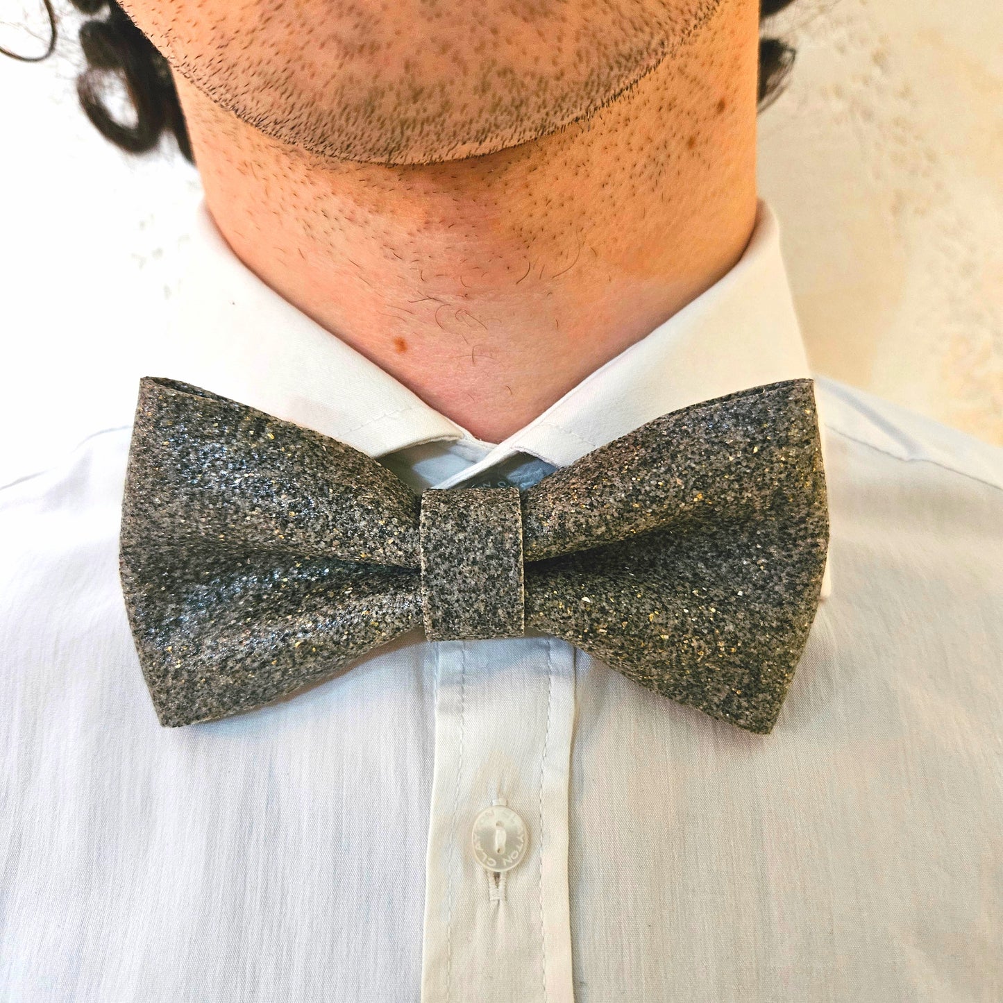 Set Papillon e Gemelli in Marmo Lunar Glow con Scatola di Latta – Elegante Accessorio Uomo - Fabris Solutions