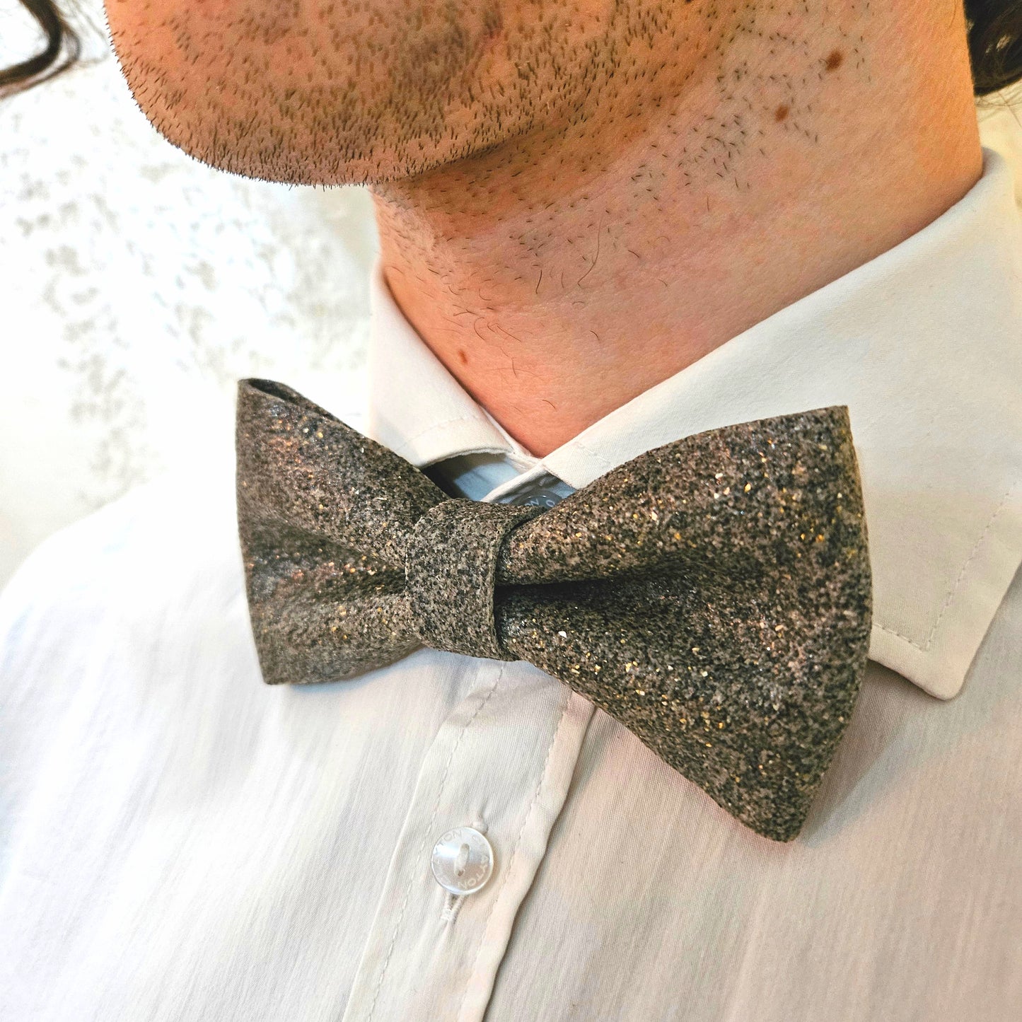 Set Papillon e Gemelli in Marmo Lunar Glow con Scatola di Latta – Elegante Accessorio Uomo - Fabris Solutions