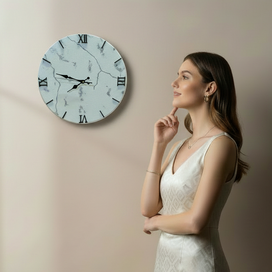 Orologio da parete "Marmo Antico" - Numeri Romani - Un pezzo unico per il tuo arredamento - Fabris Solutions
