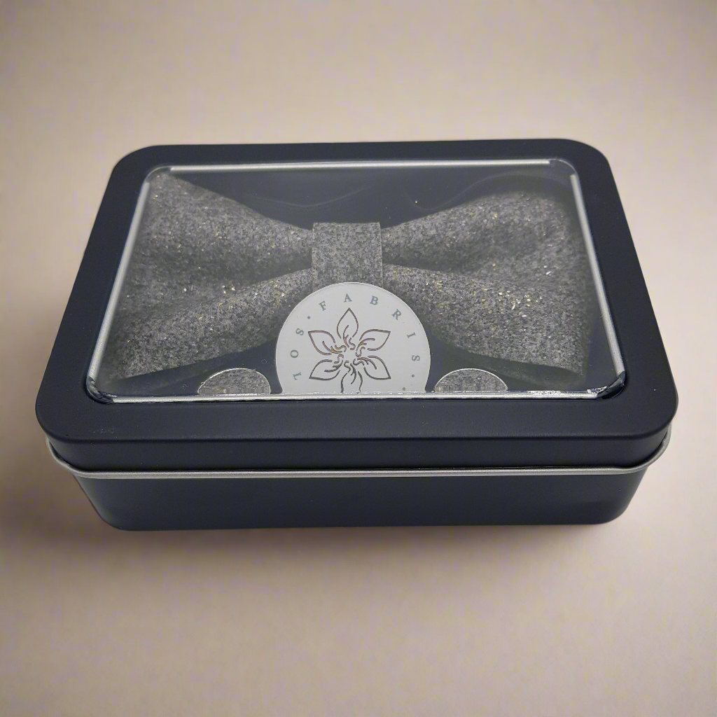 Set Papillon e Gemelli in Marmo Lunar Glow con Scatola di Latta – Elegante Accessorio Uomo - Fabris Solutions