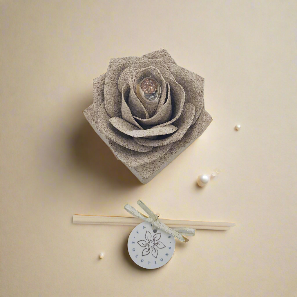 Linea Petali di Sughero: Diffusori Eleganti - Modello Rosa Moderna - Colore sabbia - Fabris Solutions