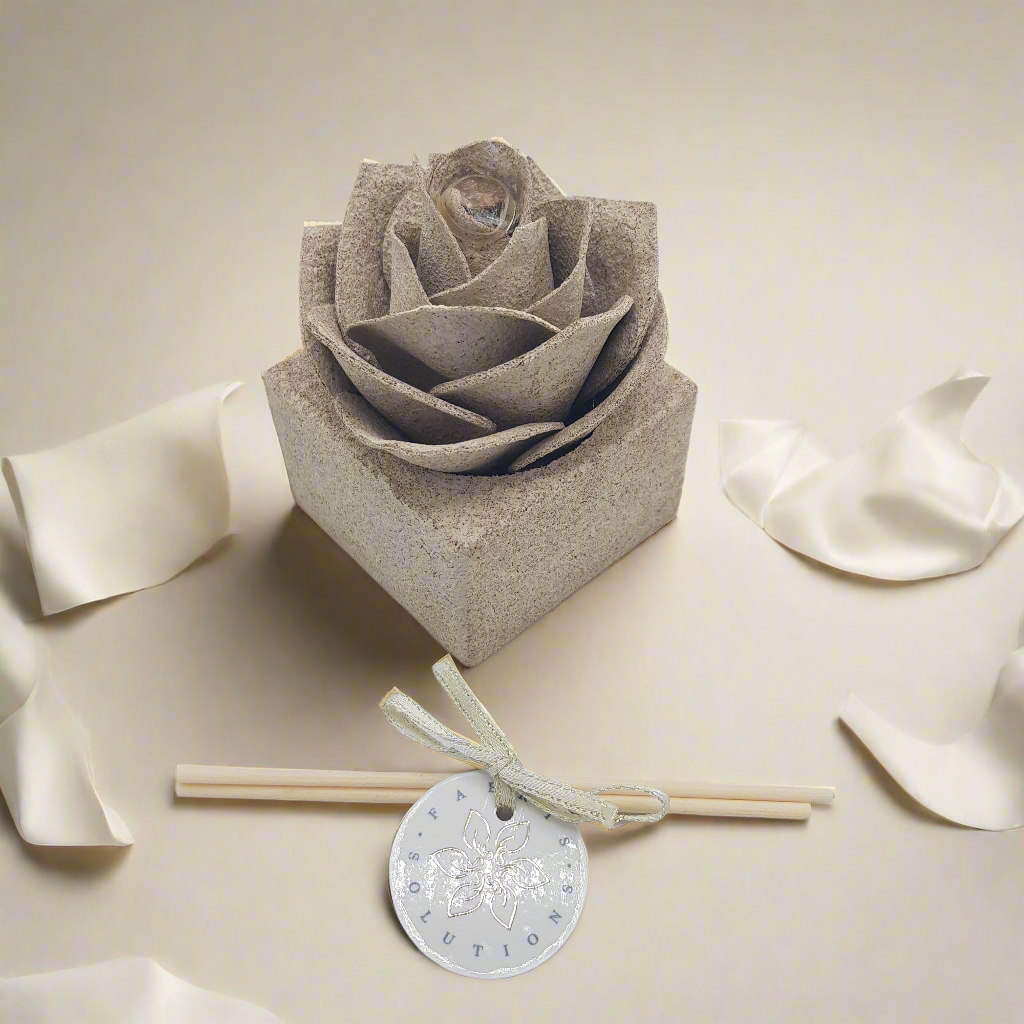 Linea Petali di Sughero: Diffusori Eleganti - Modello Rosa Moderna - Colore sabbia - Fabris Solutions