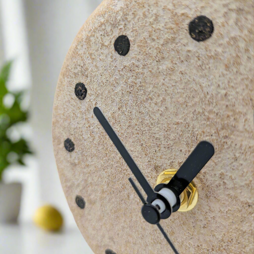 Orologio da Tavolo “Zen” bianco – Linea Petali di Sughero