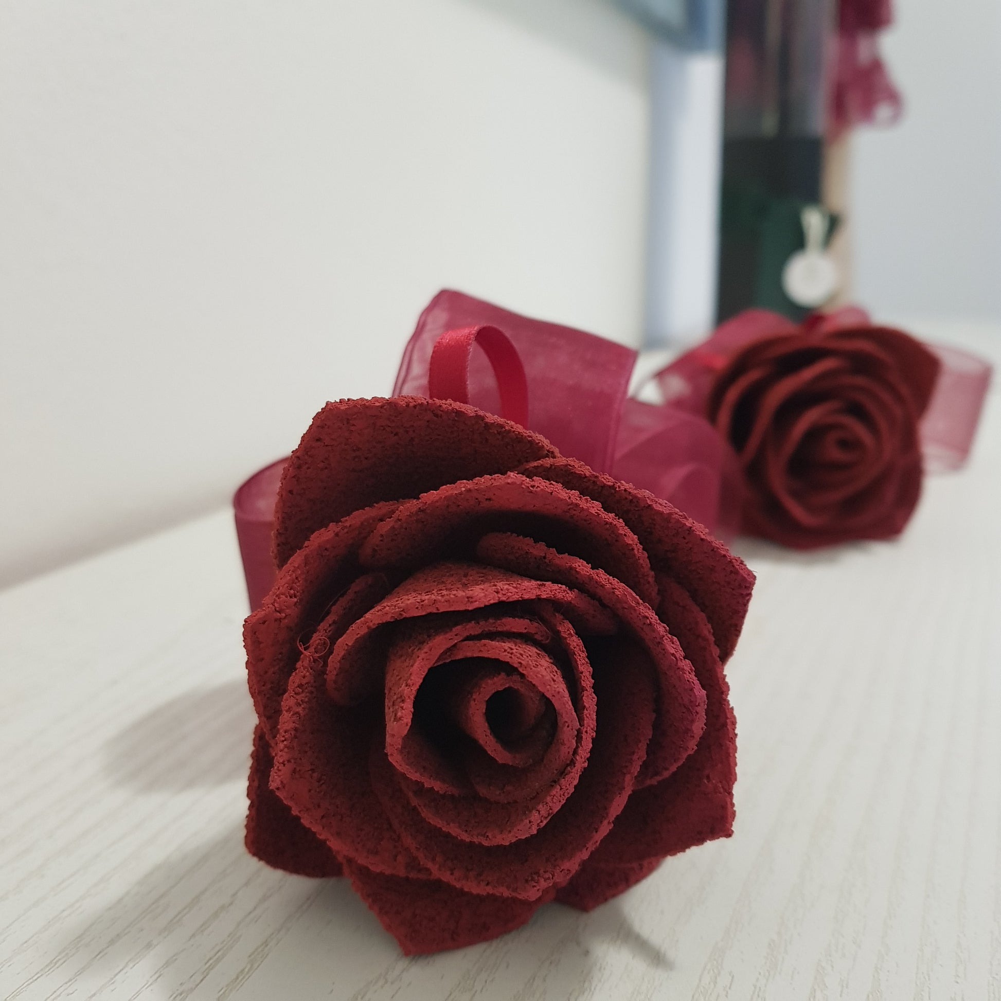 Rosa di Sughero con Stelo – Modello Rosa Divina Amaranto, Linea Petali di Sughero - Fabris Solutions 