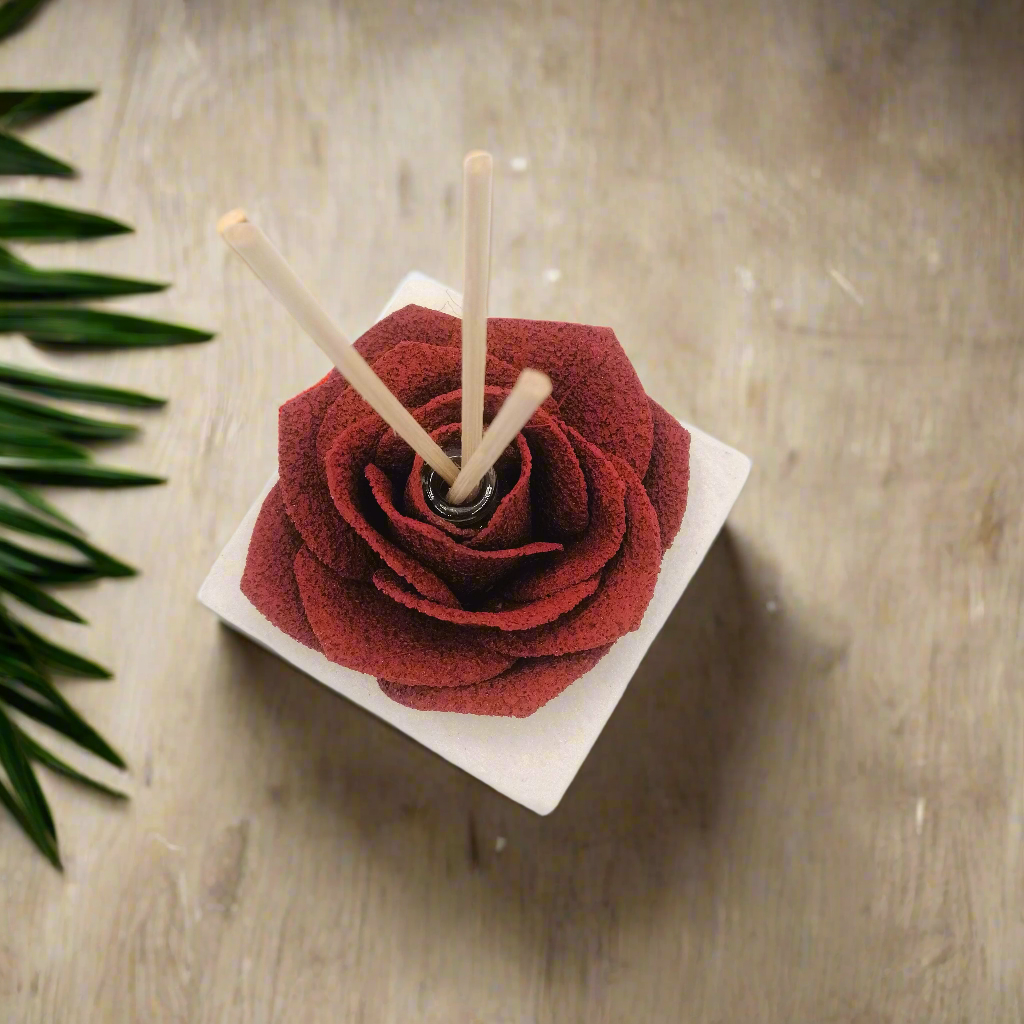 Diffusore Ambiente Rosa Raffinata in Sughero Rosso– Elegante Profumatore Naturale - Fabris Solutions 