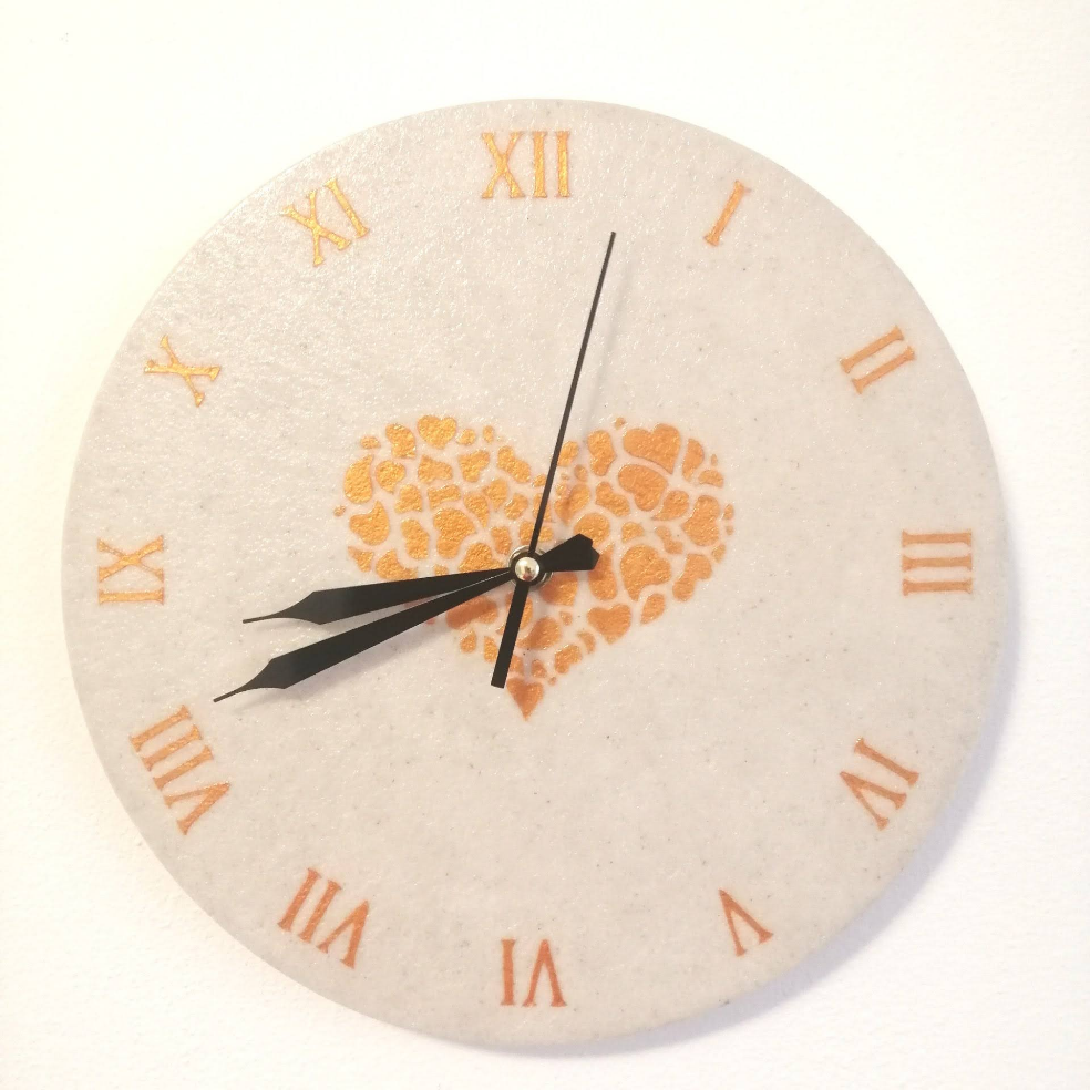 Orologio da parete "Crema con Cuore" - Un pezzo unico per il tuo arredamento - Fabris Solutions 