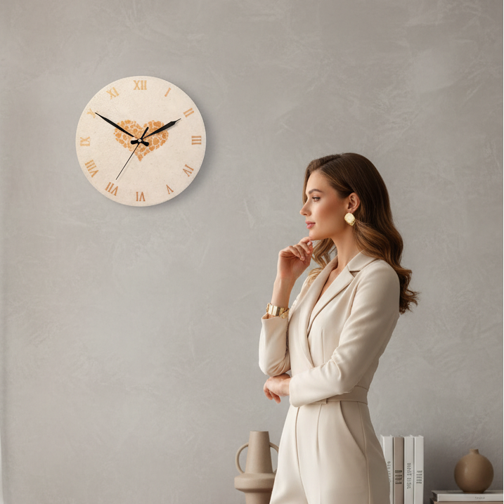 Orologio da parete "Crema con Cuore" - Un pezzo unico per il tuo arredamento - Fabris Solutions 