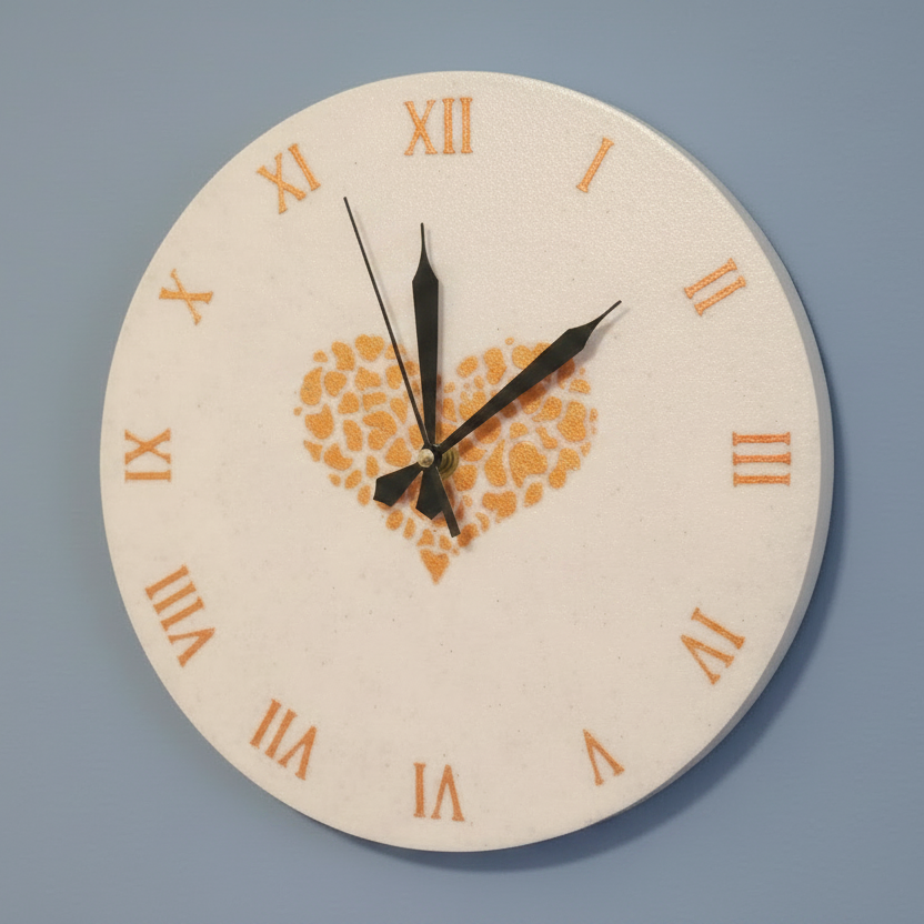 Orologio da parete "Crema con Cuore" - Un pezzo unico per il tuo arredamento - Fabris Solutions 