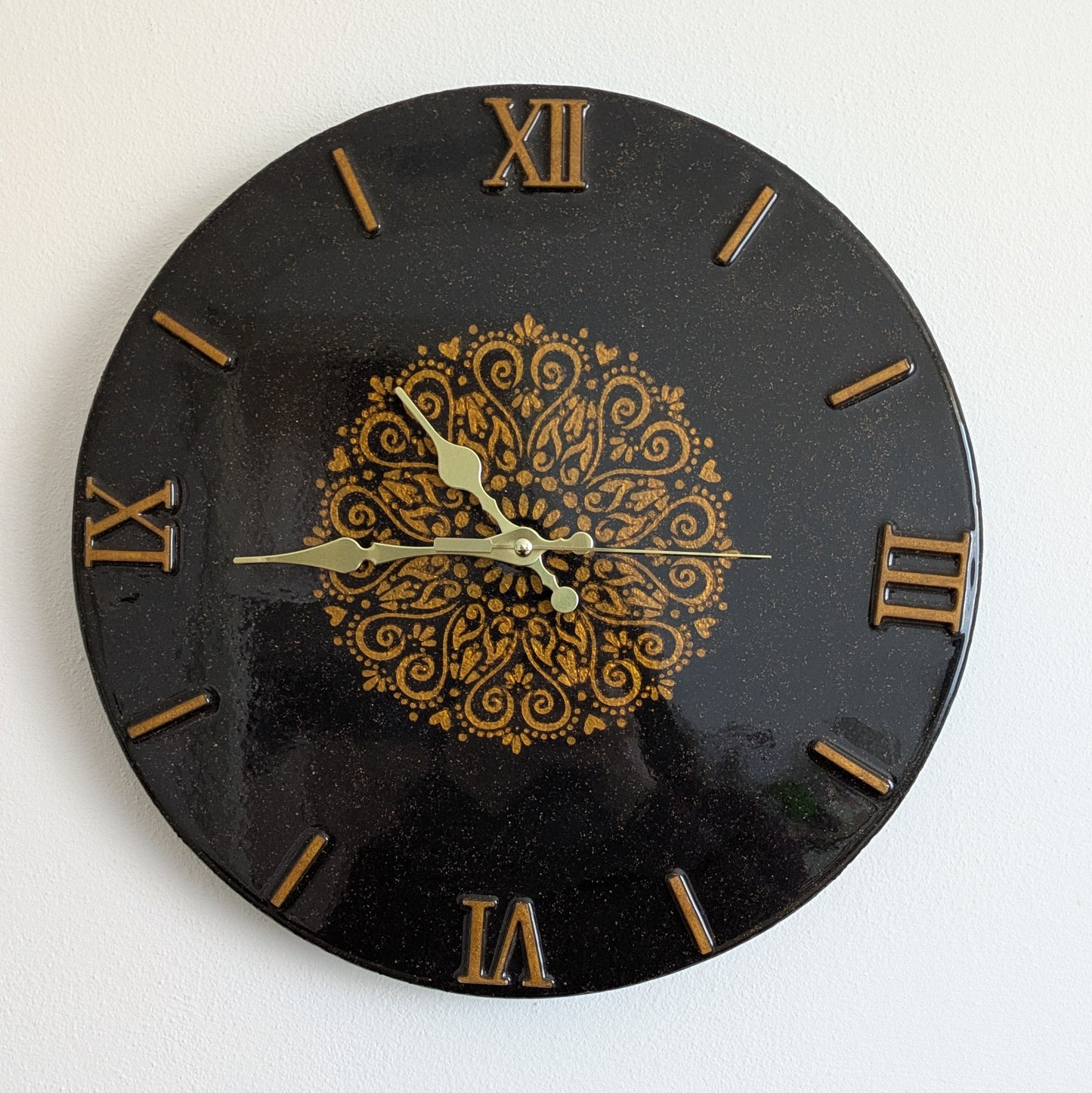 Orologio da parete "Mandala Oro" - Numeri Romani -Pezzo unico - Fabris Solutions 