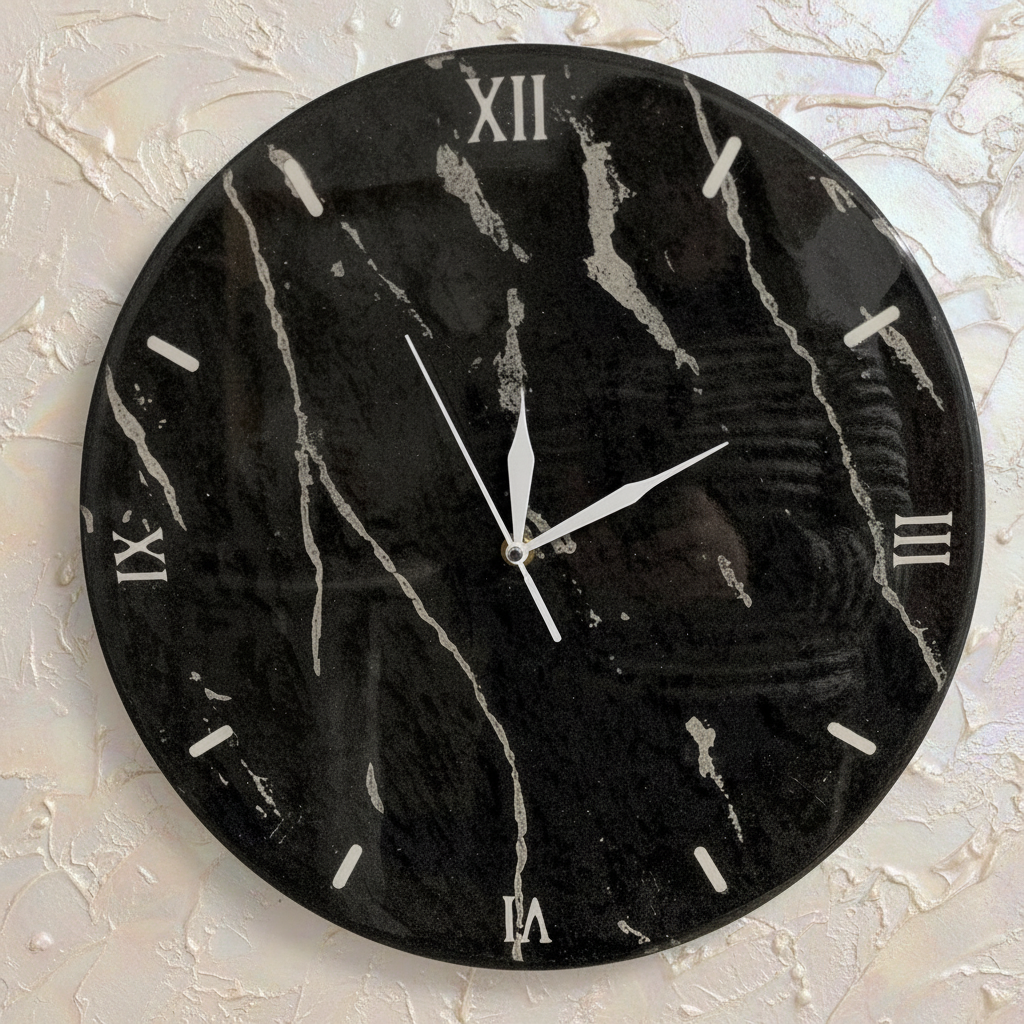 Orologio da parete "Marmo Lucido" - Numeri Romani - Un pezzo unico - Fabris Solutions 