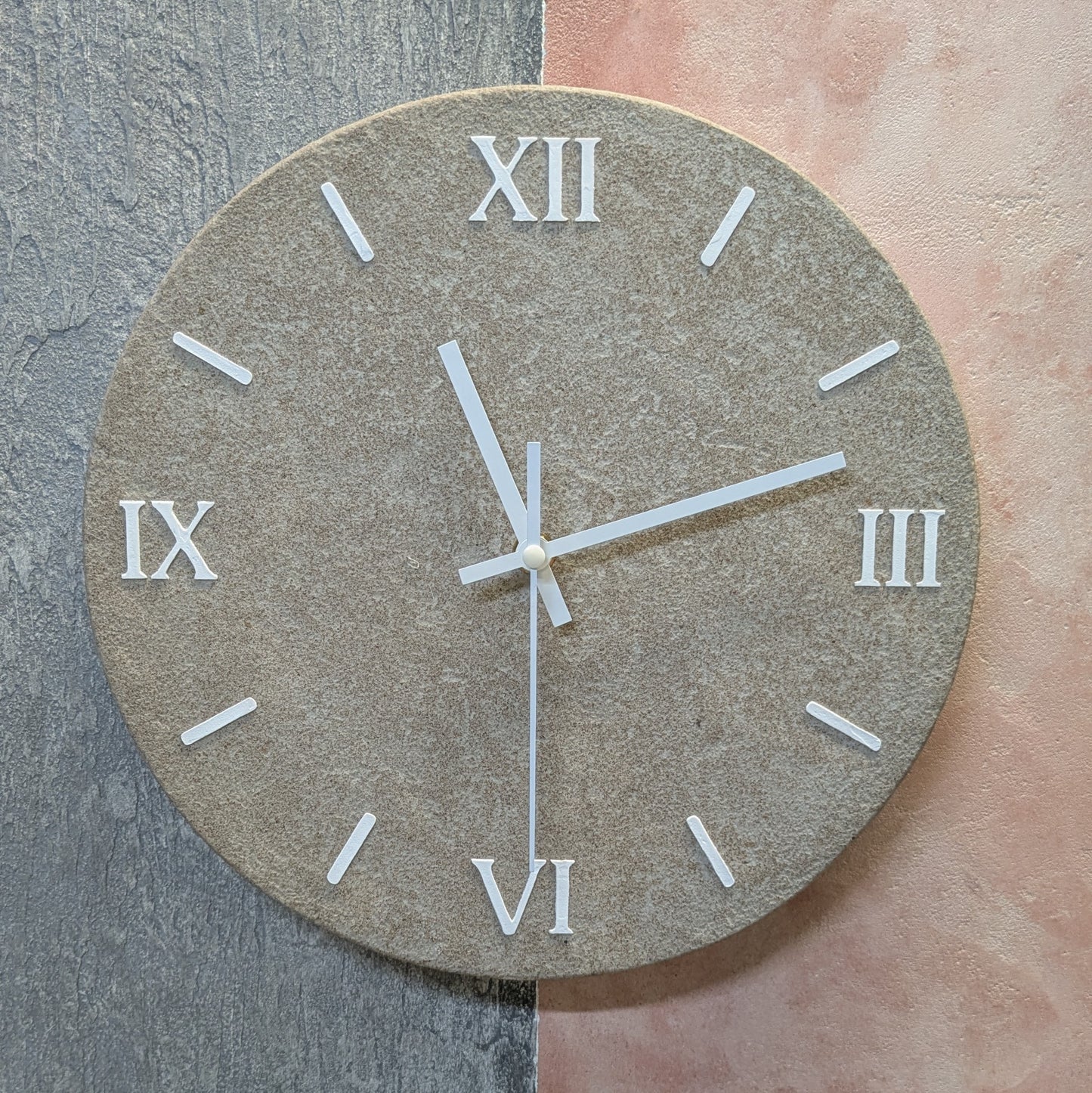 Orologio da parete tondo chiaro - Fabris Solutions 