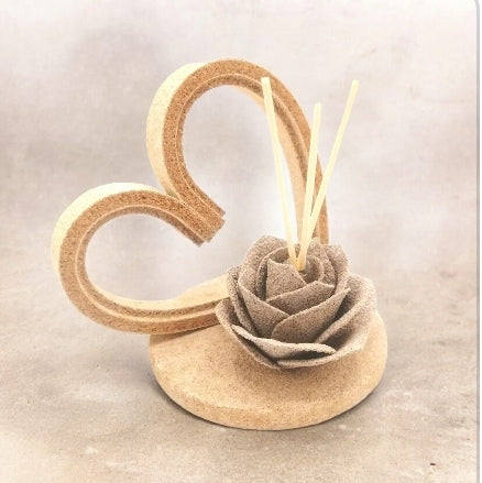Linea Petali di Sughero: Diffusori Eleganti - Modello Rosa Incantata - Colore sabbia - Fabris Solutions 